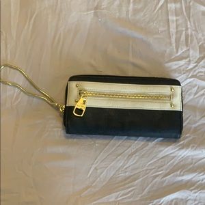 Beautiful Steve Madden wallet/wristlet